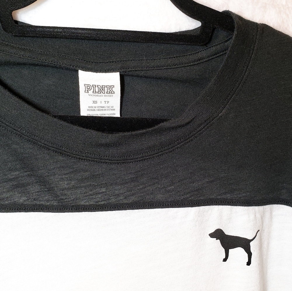 Pink VS T Shirt Loose Fit with Back Peephole - Picture 5 of 5